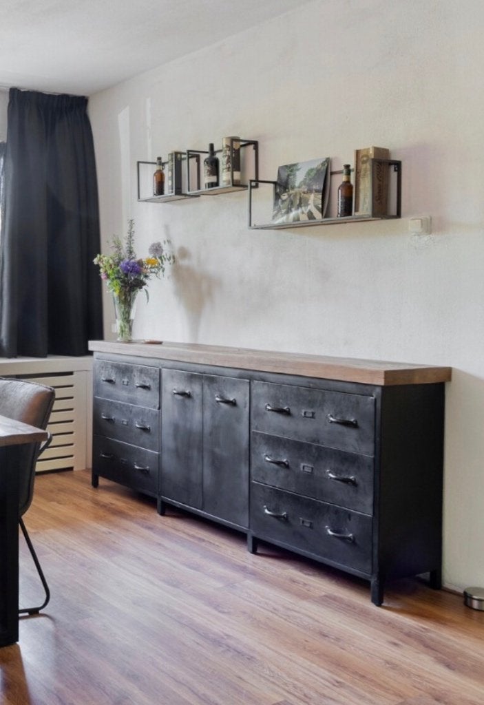 Dressoir (industrieel), Ophalen, Met deur(en), 150 tot 200 cm, Zo goed als nieuw