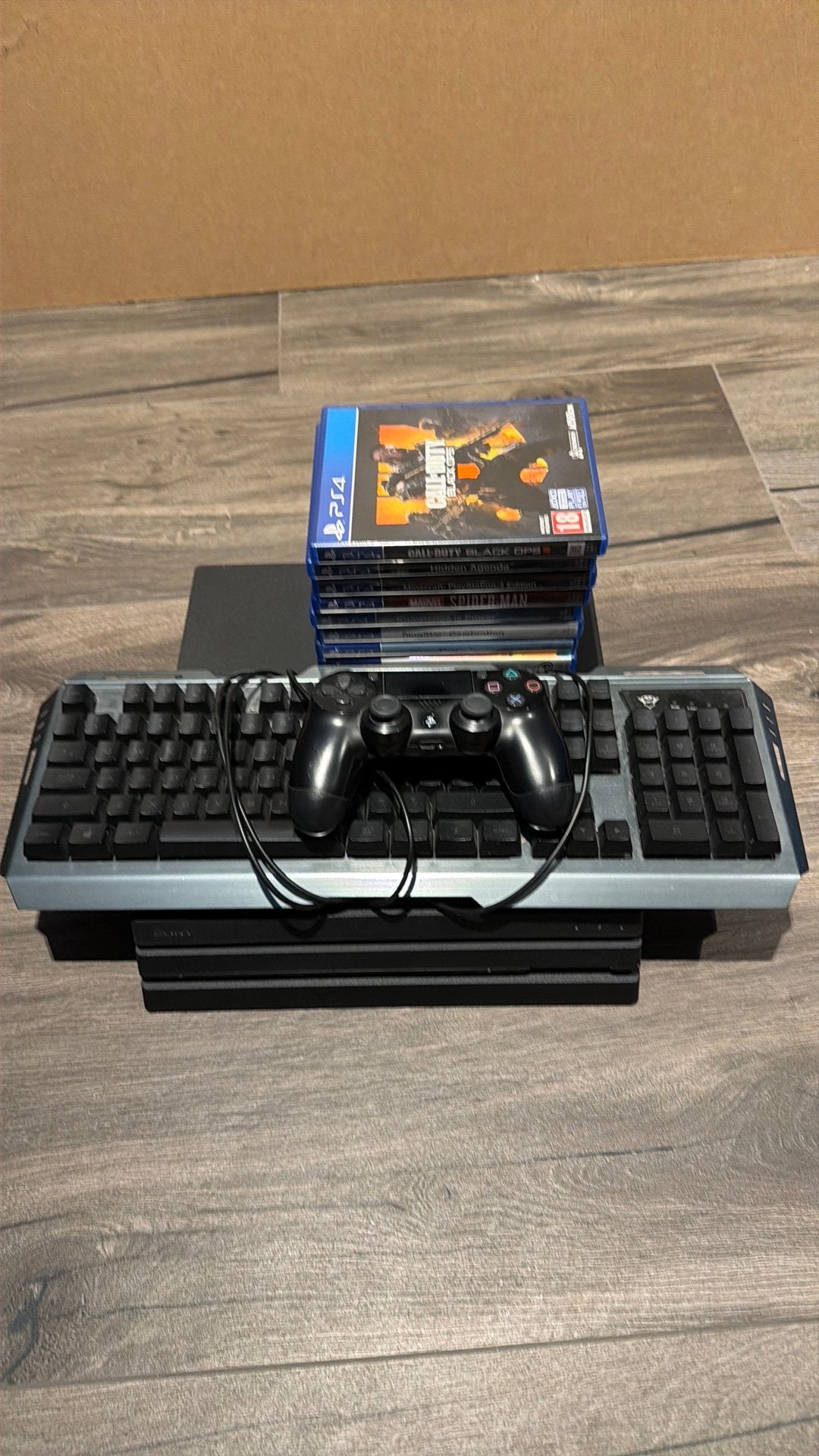 PlayStation 4 Pro 1TB met toebehoren, Ophalen of Verzenden, Zo goed als nieuw, Met 1 controller, Pro