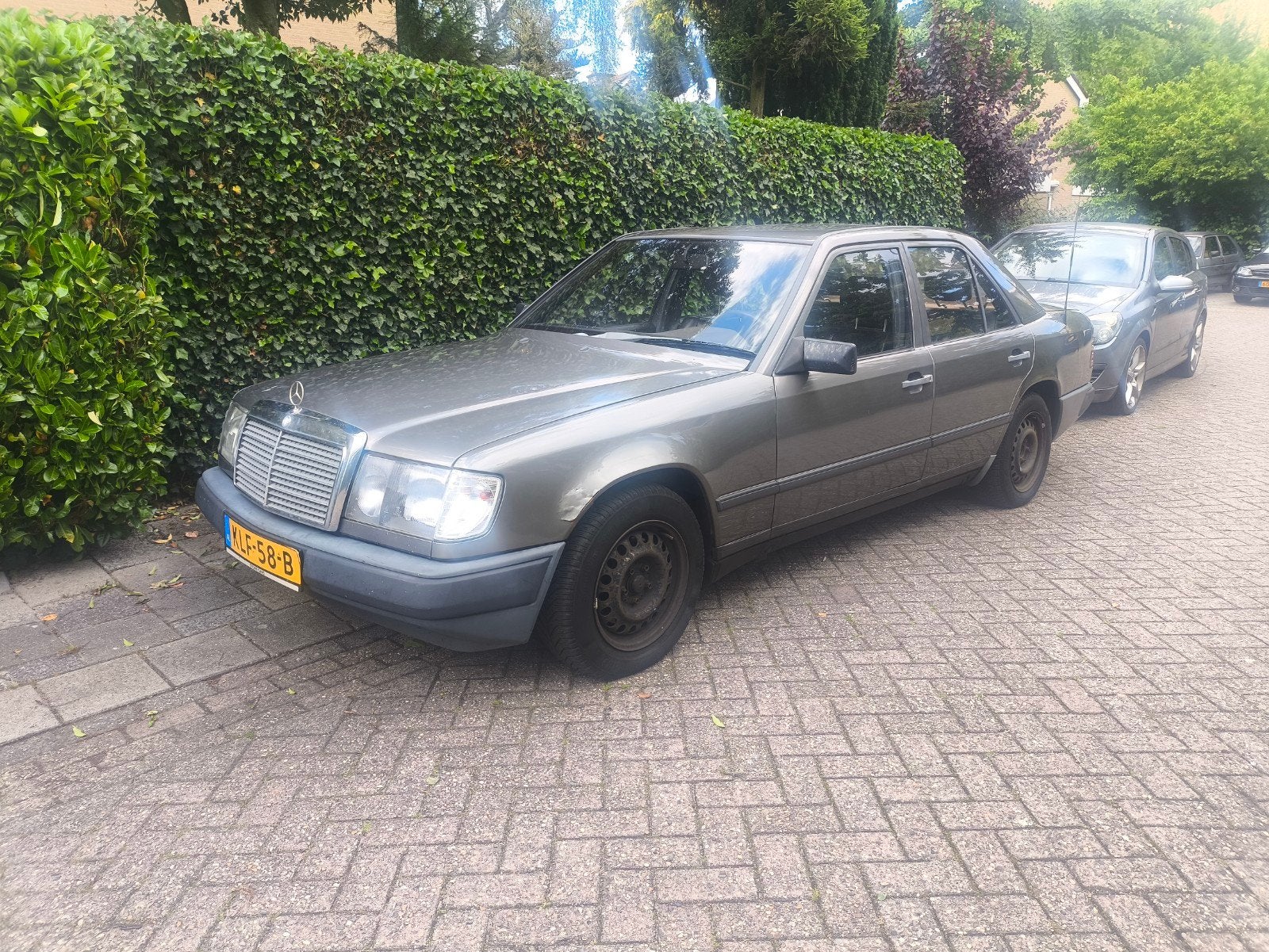 Mercedes-Benz w124 260e 1986, Auto's, 2548 cc, Achterwielaandrijving, Zwart, 160 pk