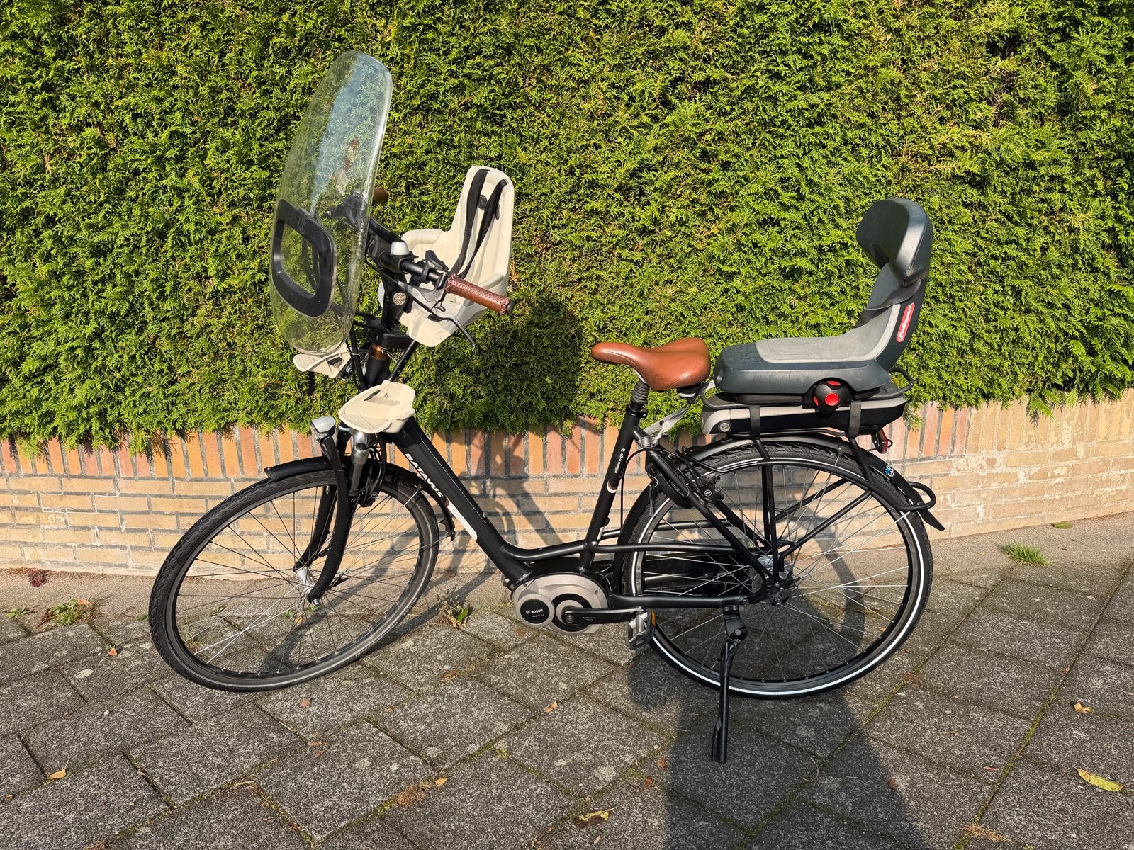 Batavus E-bike met kinderzitjes en windscherm, Fietsen en Brommers, Ophalen, Gebruikt, Batavus, 51 tot 55 cm