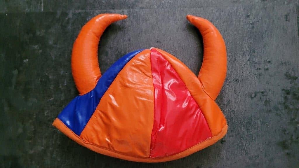 Viking muts in kleuren oranje-rood-wit-blauw, Ophalen of Verzenden, Nieuw, Hoed of Pruik, Oranje of Koningsdag