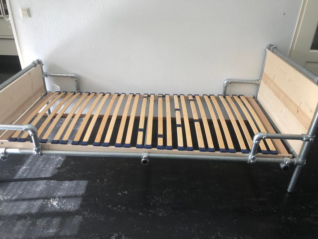 Eenpersoonsbed steigerhout nieuw, Huis en Inrichting, Slaapkamer | Bedden, Nieuw, Eenpersoons, 90 cm, Steigerhout, Ophalen of Verzenden