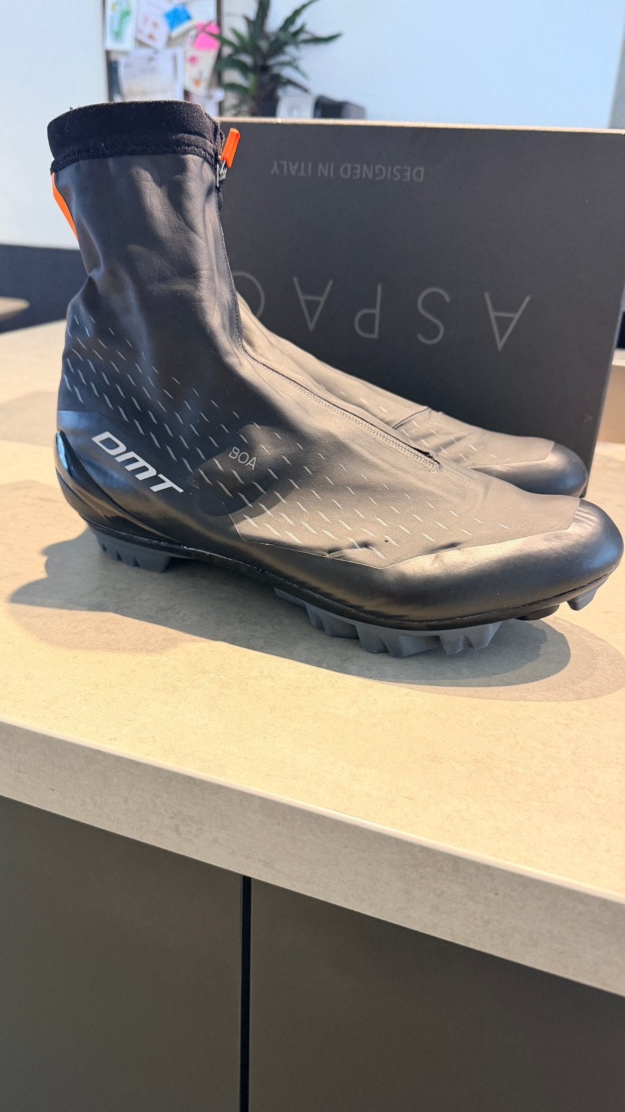 DMT WKM1 maat 44 gravel- mtb schoenen - Zo goed als nieuw, Ophalen of Verzenden, Zo goed als nieuw, Bovenkleding
