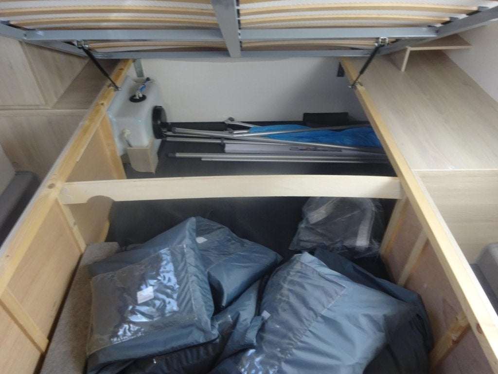 Foto 24 van Caravelair Antares 470 Met Mover en Luifel