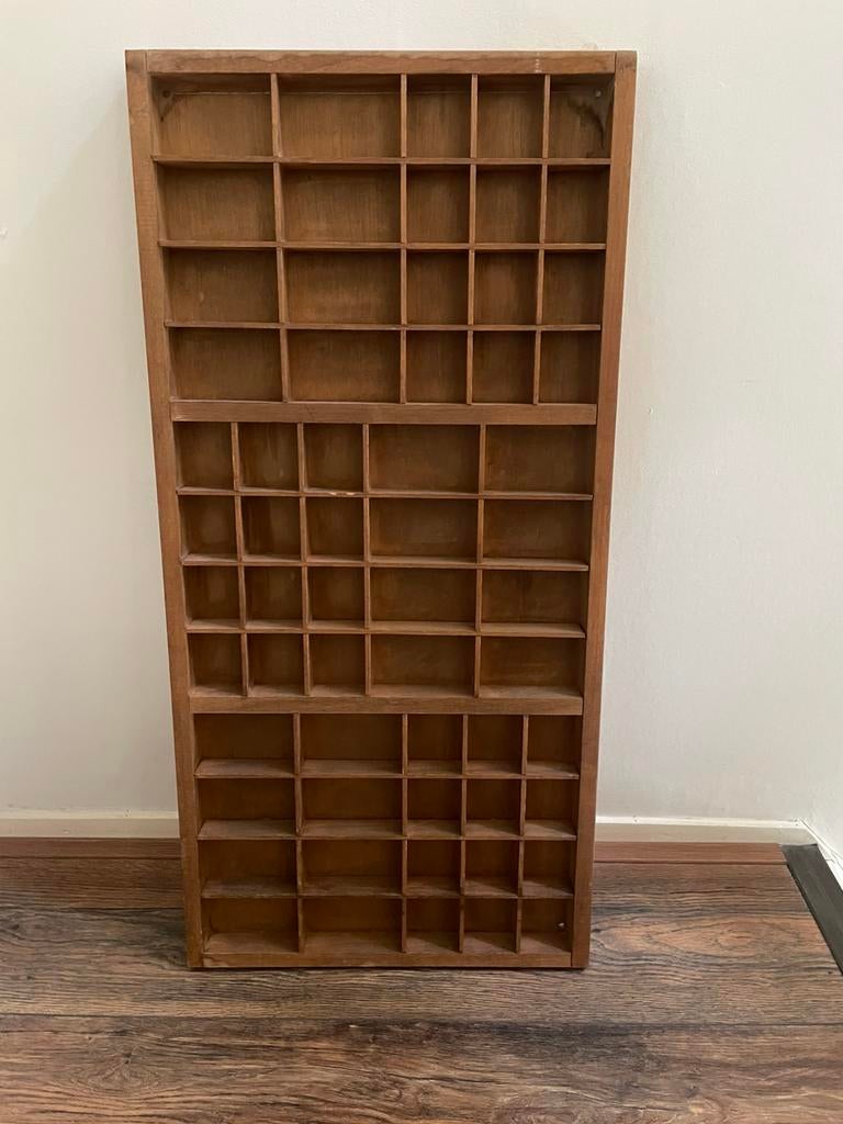 Letterbak voor miniatuur beeldjes, Huis en Inrichting, Woonaccessoires | Wanddecoraties, Ophalen