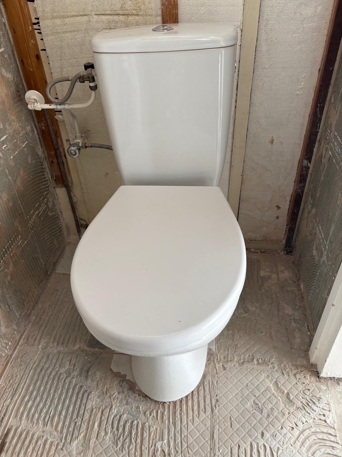 Wit toilet met stortbak, Ophalen, Gebruikt, Toilet