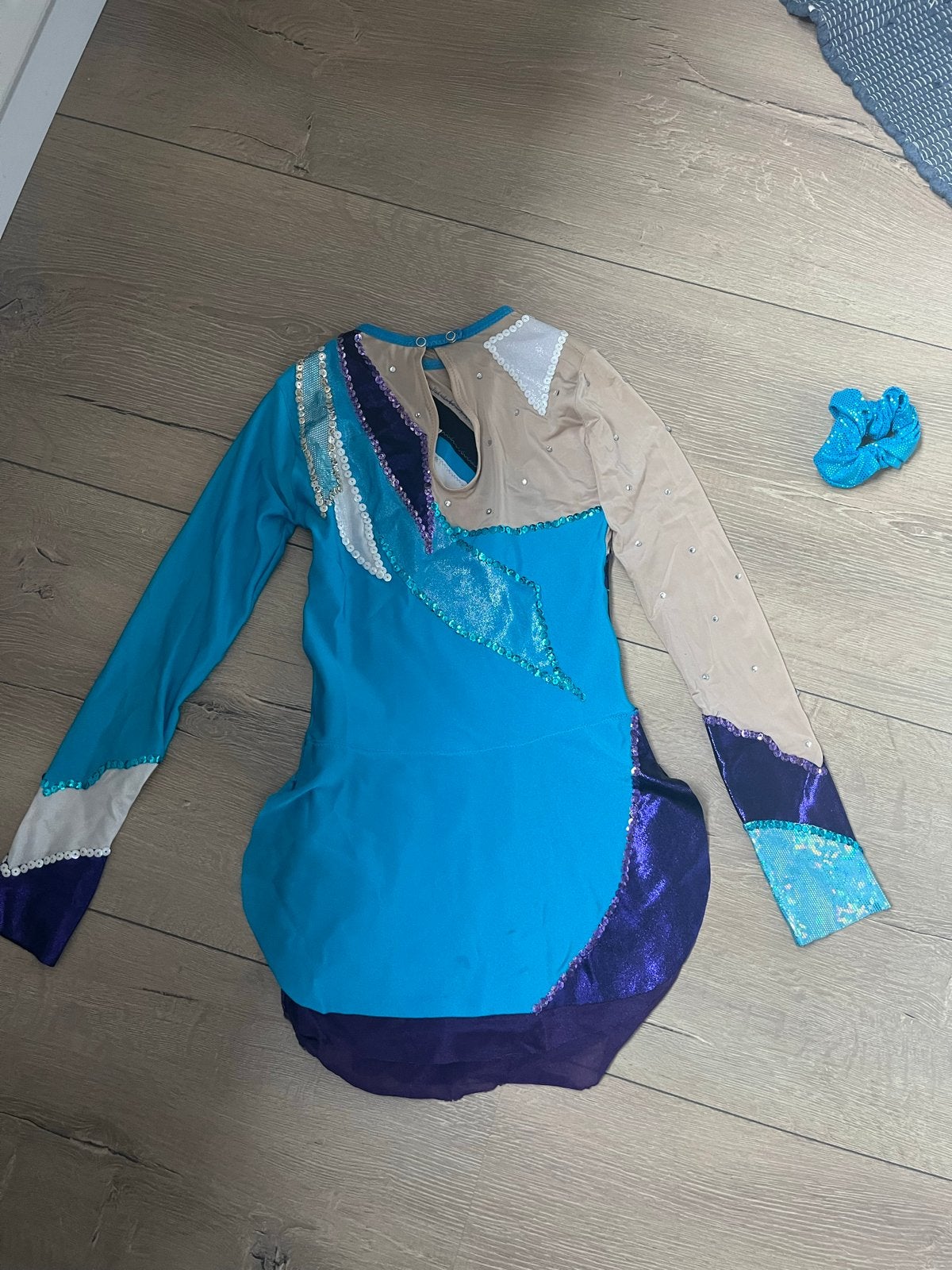 Turnpakje met lange mouwen en pailletten, Ophalen of Verzenden, Gedragen, Blauw, Overige typen