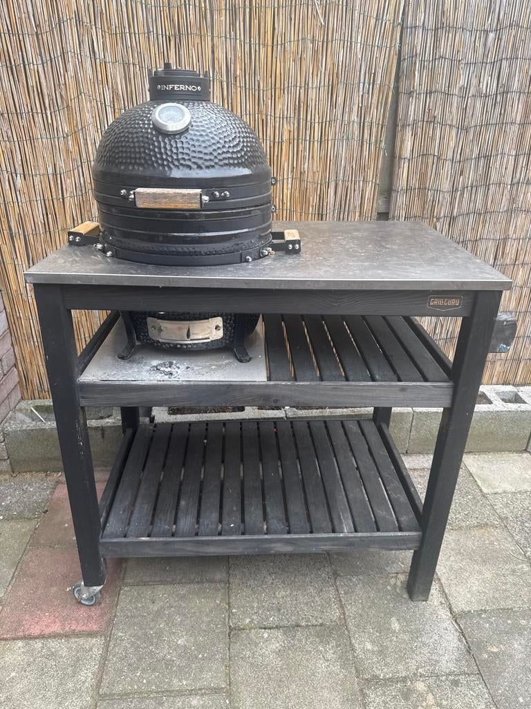Inferno Kamado BBQ met GrillGuru onderstel, Tuin en Terras, Houtskoolbarbecues, Ophalen of Verzenden, Gebruikt, Met accessoires