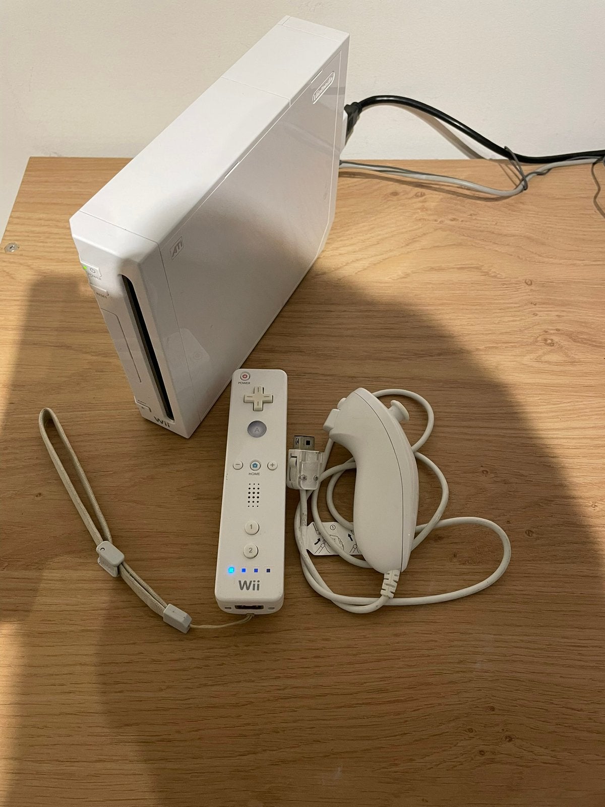 Leuke wii met 25 spellen, Ophalen of Verzenden, Zo goed als nieuw, Met 1 controller, Met games