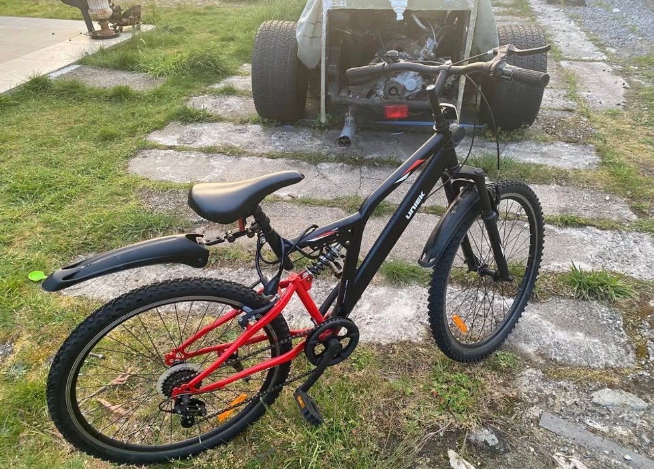 Itek Fiets Uniek Rood en Zwart - Mountainbike met Vering, Fietsen en Brommers, Minder dan 10 versnellingen, Gebruikt, Velgrem