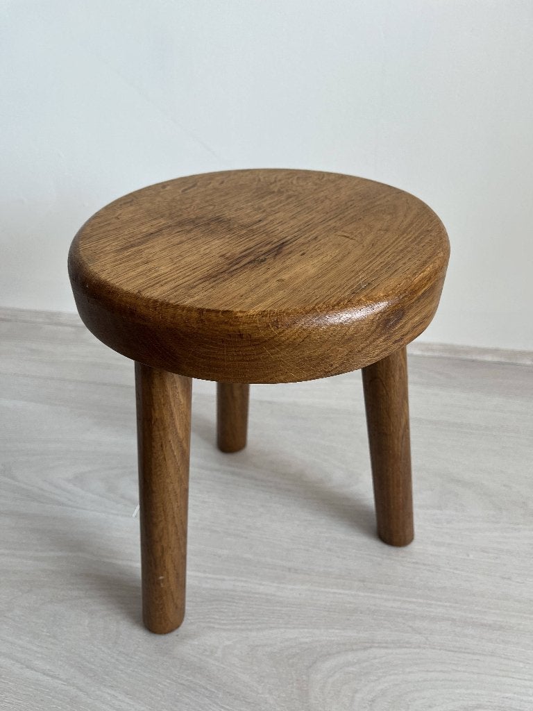 Vintage three-legged wooden stool, Ophalen, Gebruikt, Hout