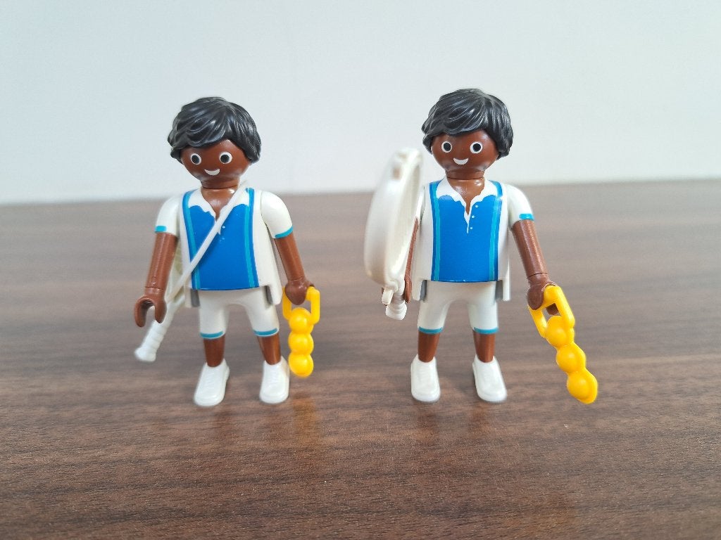 Playmobil serie 17 tennisser., 2 stuks, Ophalen of Verzenden, Zo goed als nieuw, Losse onderdelen, Figuren