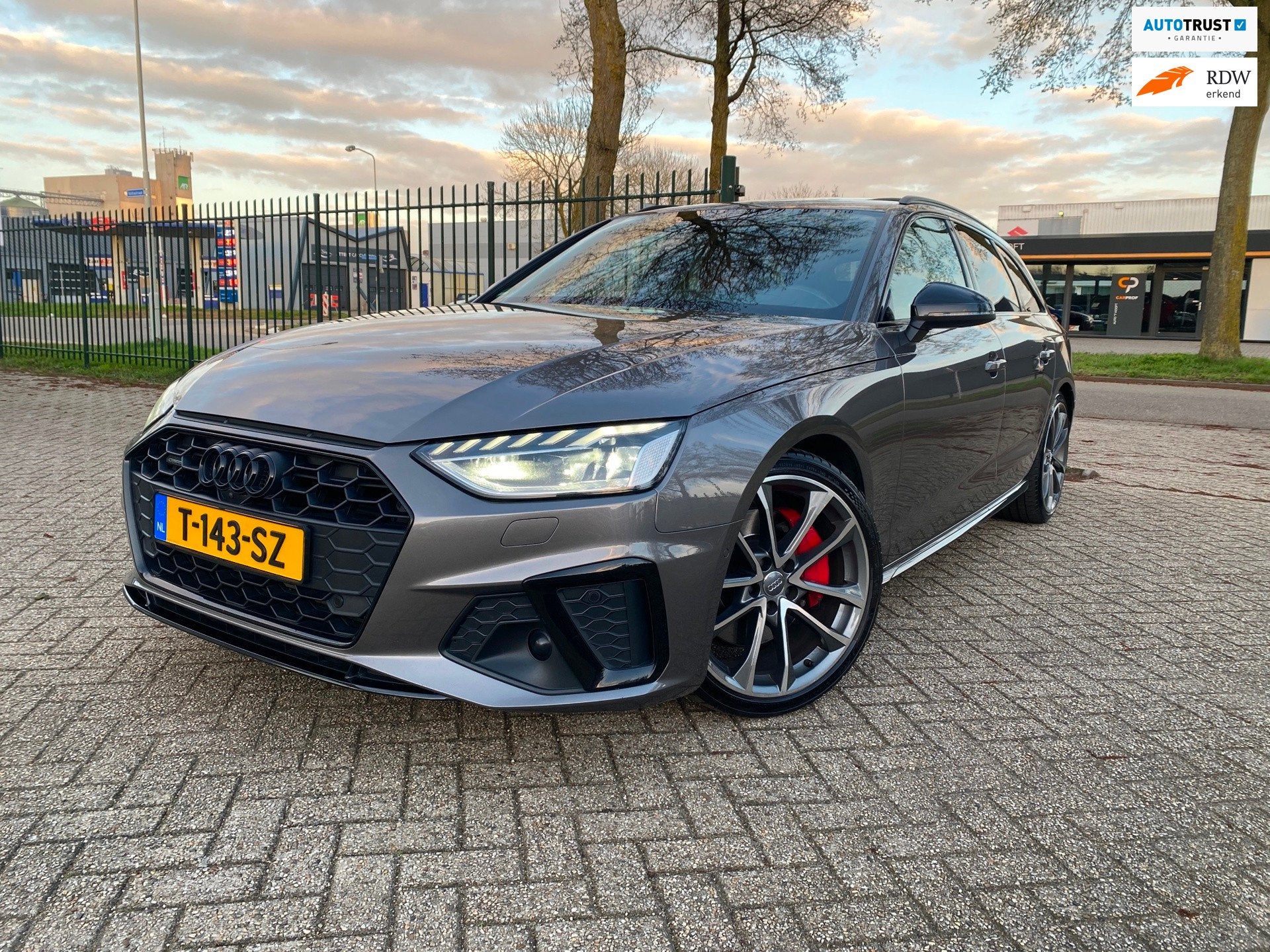 Audi A4 Avant 45 TFSI S- Line quattro edition one Apple CarP, Auto's, Automaat, 15 km/l, Gebruikt, Euro 6