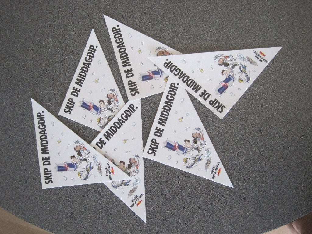 6 grote Red Bull stickers 15 x15 cm. Skip de middagdip., Ophalen, Zo goed als nieuw, Overige typen