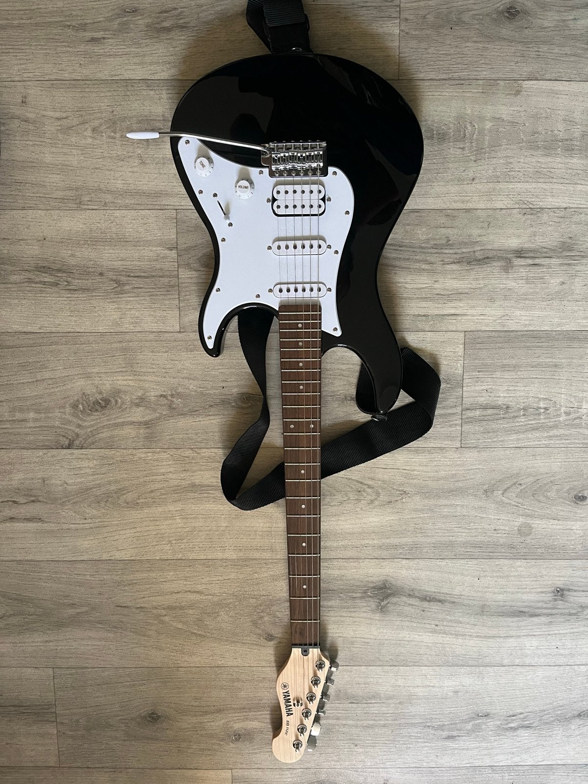Yamaha EG112C elektrische gitaar + tas + draagriem, Muziek en Instrumenten, Ophalen, Gebruikt, Solid body, Overige merken
