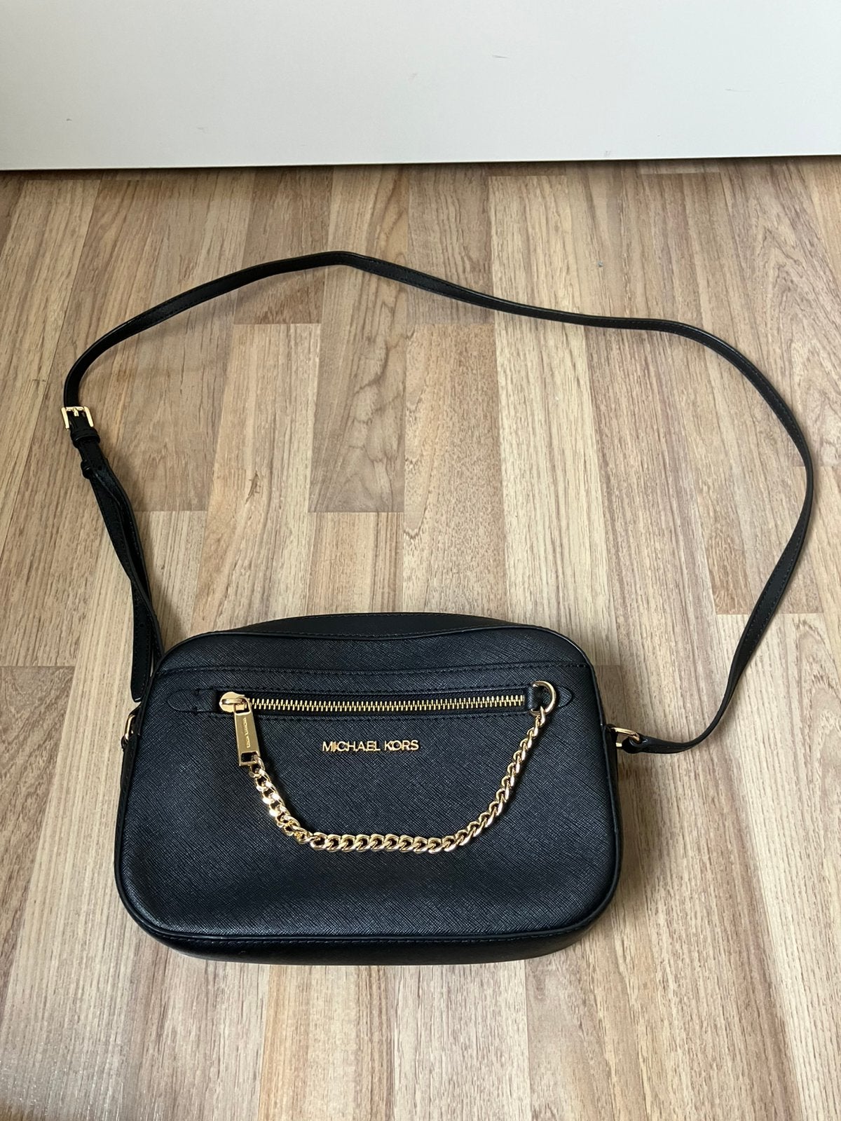 Zeer nette en originele Michael Kors crossbody tas zwart!, Ophalen of Verzenden, Zo goed als nieuw, Zwart