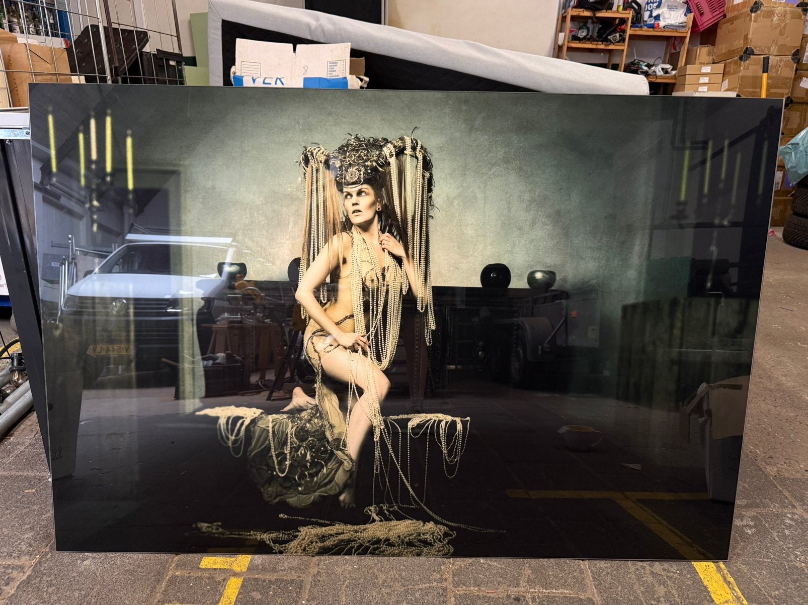 Luxe Kunstwerk "Melancholy Dream” – Elmar Dam (plexiglas), Huis en Inrichting, Ophalen, Nieuw, 125 cm of meer, Foto of Poster