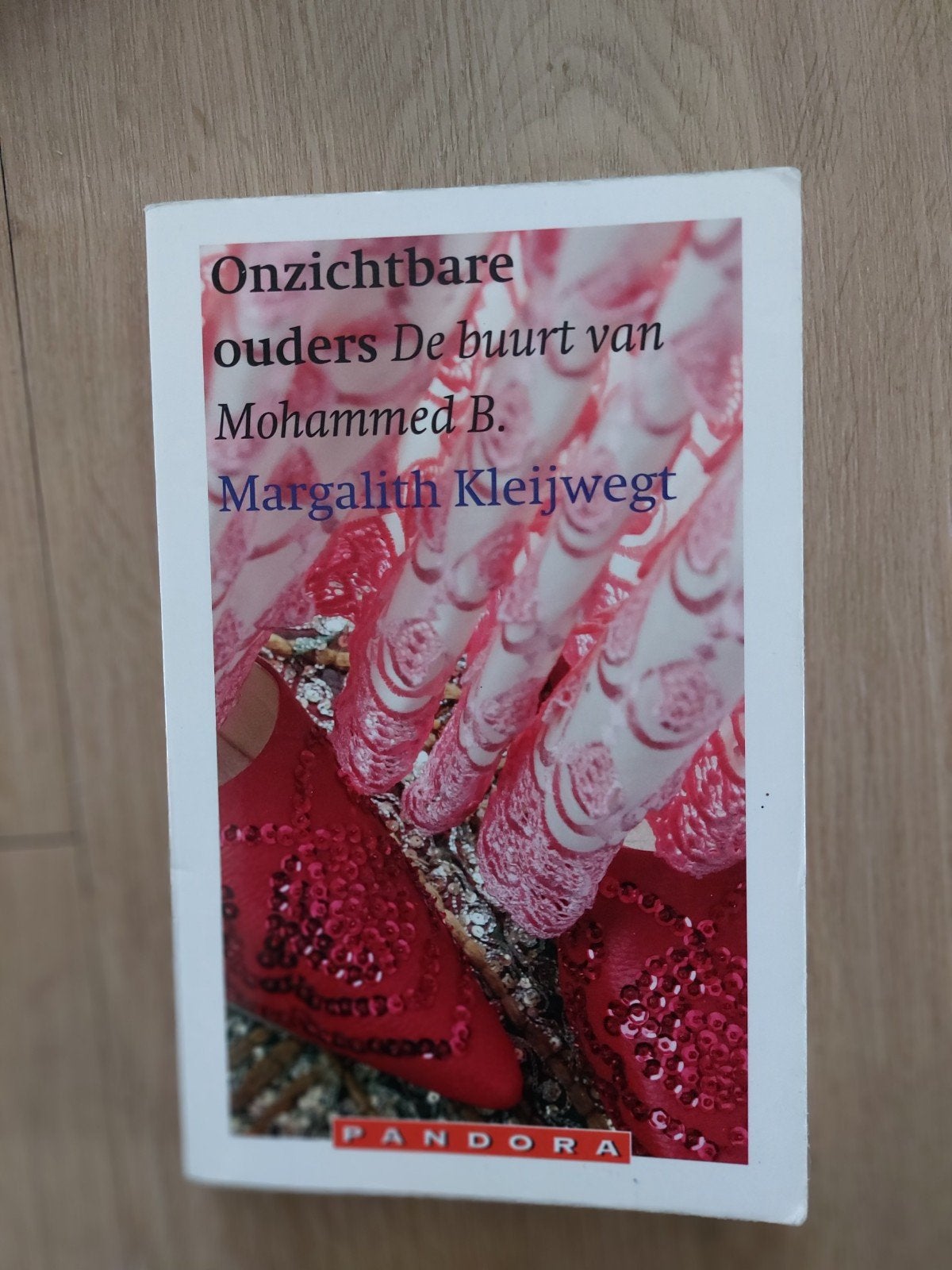 Onzichtbare ouders - Margalith Kleijwegt (Pandora), Ophalen of Verzenden, Gelezen, Margalith Kleijwegt, Nederland