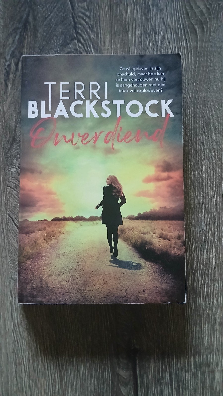 Terri Blackstock - Onverdiend (Thriller), Ophalen of Verzenden, Zo goed als nieuw, Terri Blackstock, Nederland
