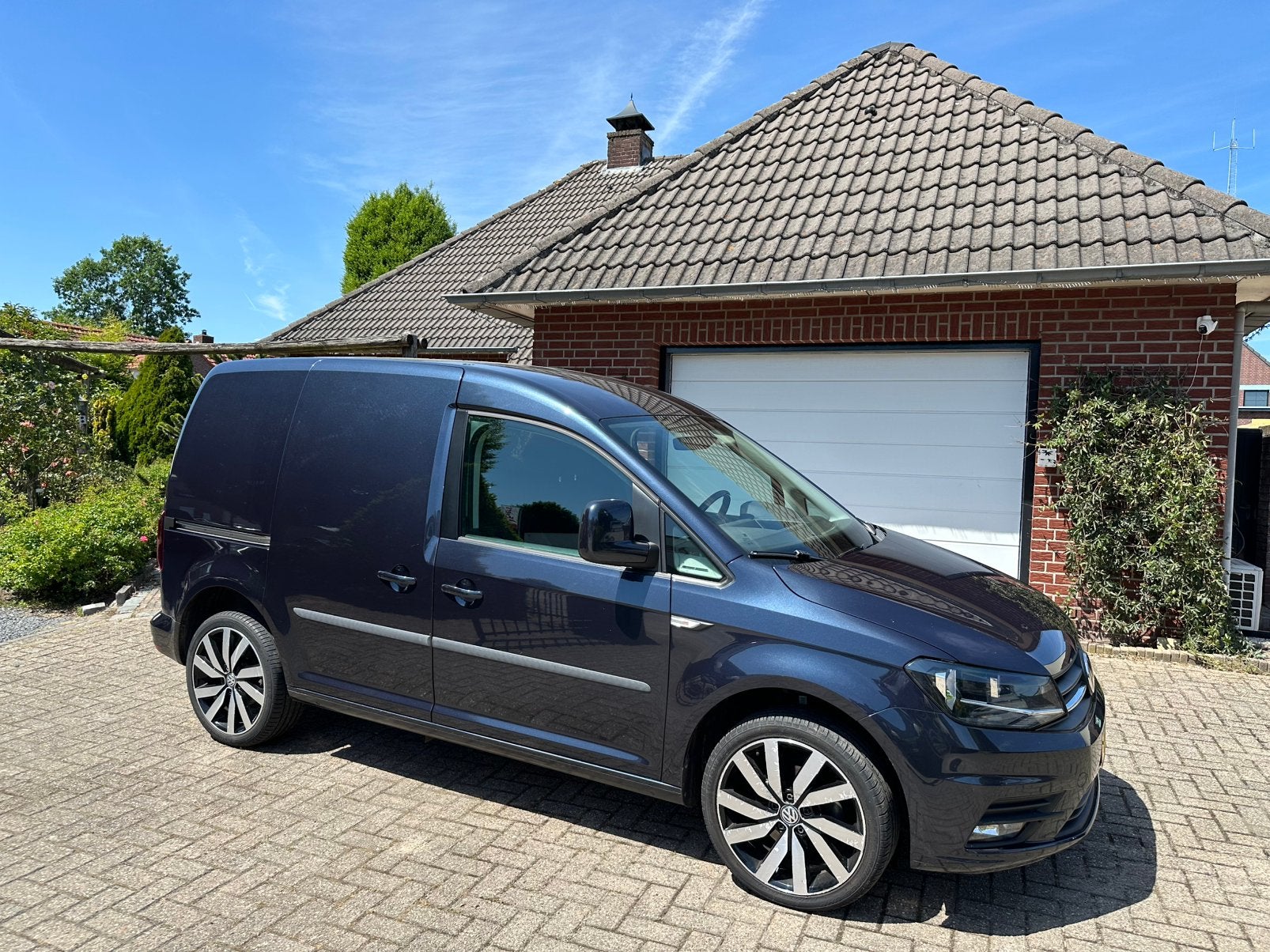VW CADDY 2.0 TDI HIGHLINE AUTOMAAT airco navi recaro cc 2016, 4 cilinders, 700 kg, Diesel, 1968 cc