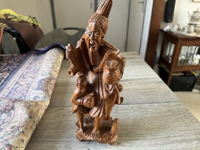 Chinees Beeld. Mooi gedetailleerd, gesneden uit hard hout., Houtsnijwerk, Ophalen of Verzenden, Handgemaakt, 20 - 50 cm