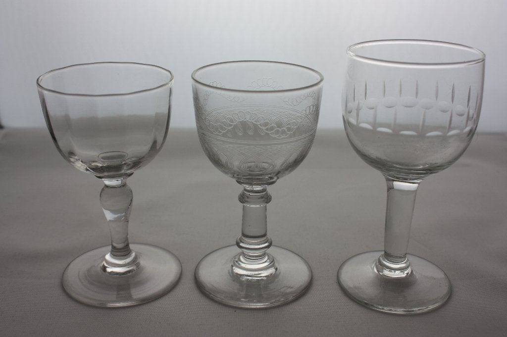 3 verschillende oude Franse glaasjes, puntgaaf, Ophalen of Verzenden