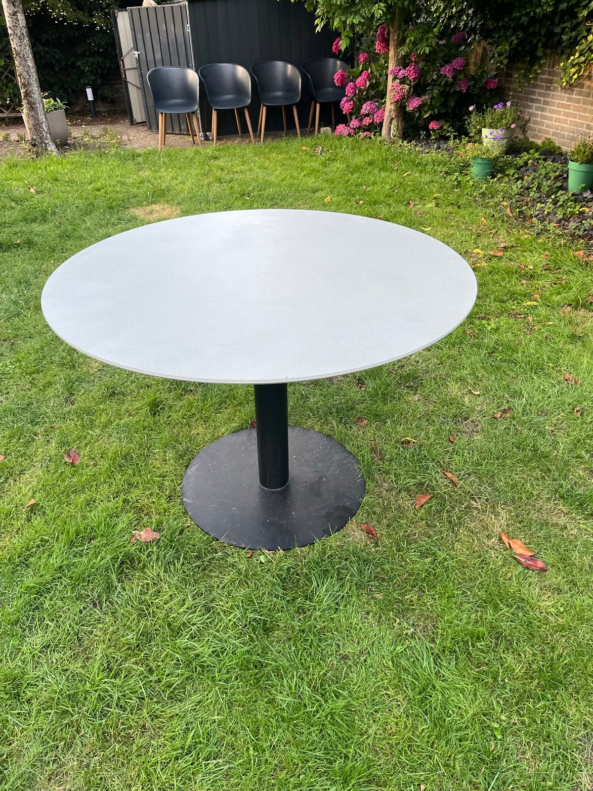 Ronde tuintafel met metalen onderstel, Ophalen, Gebruikt, 50 tot 100 cm, 100 tot 150 cm