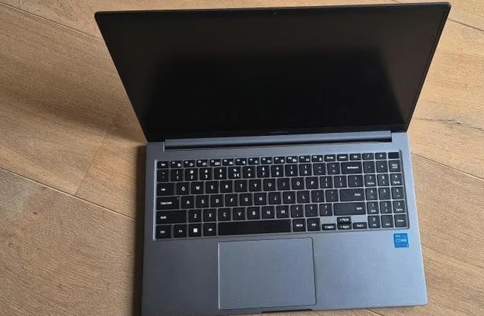 Samsung Galaxy Book4 NP750XGJ-KG4NL in nieuwstaat, Computers en Software, Windows Laptops, Ophalen, 256 GB, 8 GB, Nieuw