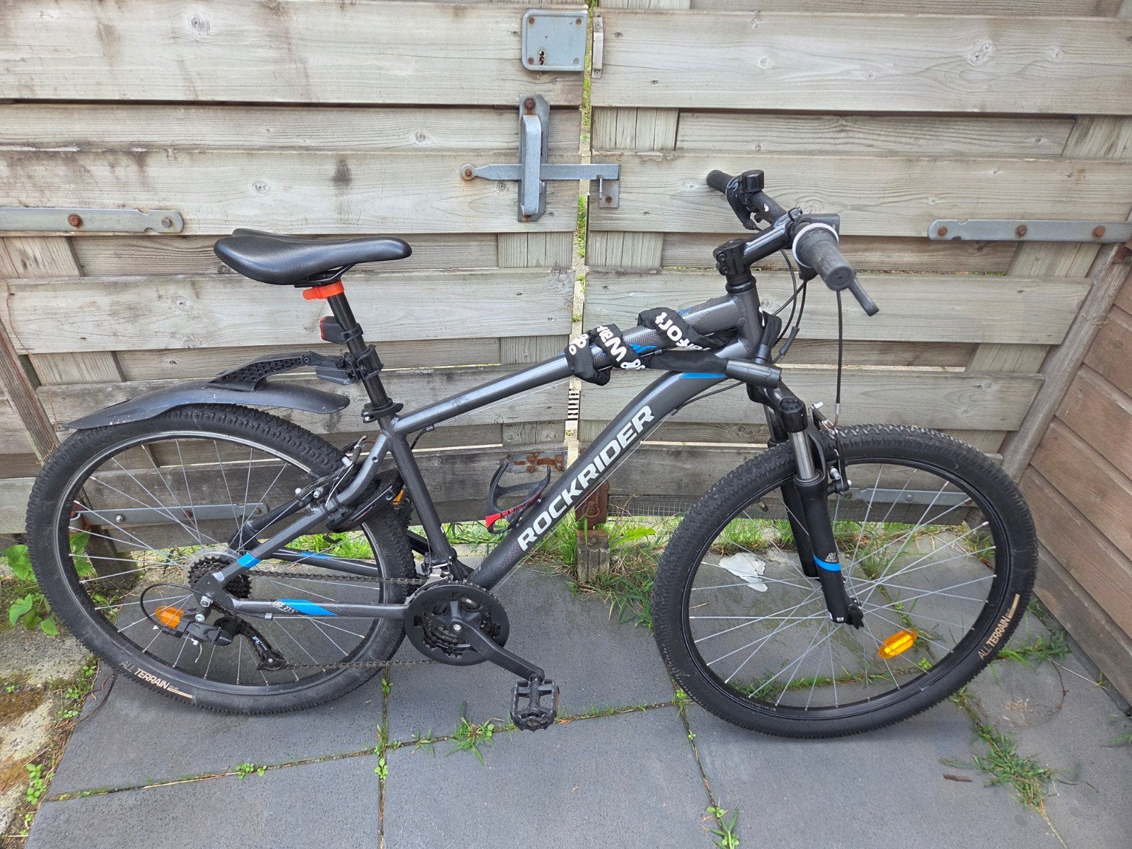 Rockrider ST100 Mountainbike, Fietsen en Brommers, Velgrem, Zo goed als nieuw, 53 tot 57 cm, Ophalen