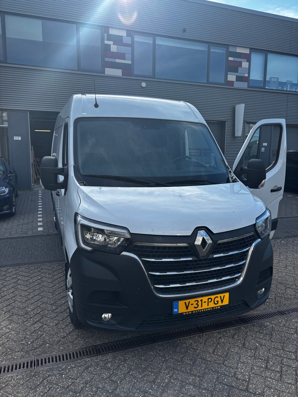 Renault Master GB 2.3 Energy dCi 150pk L2h3 T35 FWD 2022, Auto's, Voorwielaandrijving, 4 cilinders, Renault, 2500 kg