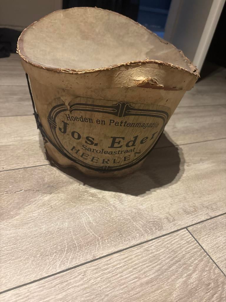 Antieke Hoge Hoed uit de 18de eeuw met originele doos, Antiek en Kunst, Antiek | Kleding en Accessoires, Ophalen, Heren