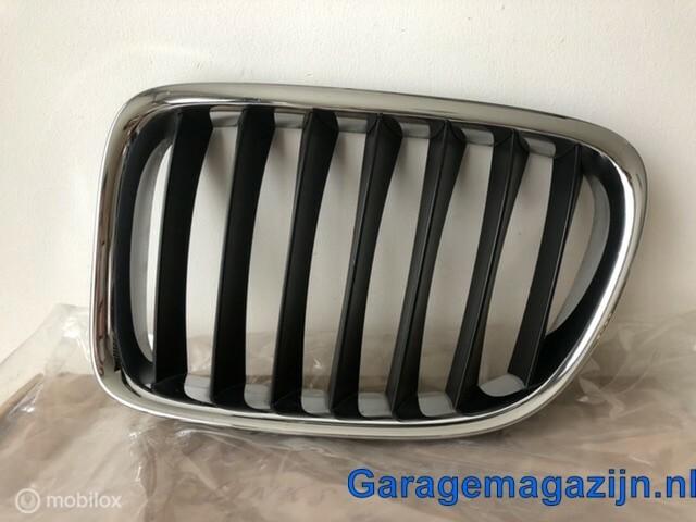 Grille links origineel 51112993307 BMW X1 E84 z.g.a.n., Gebruikt, Ophalen of Verzenden, BMW, BMW