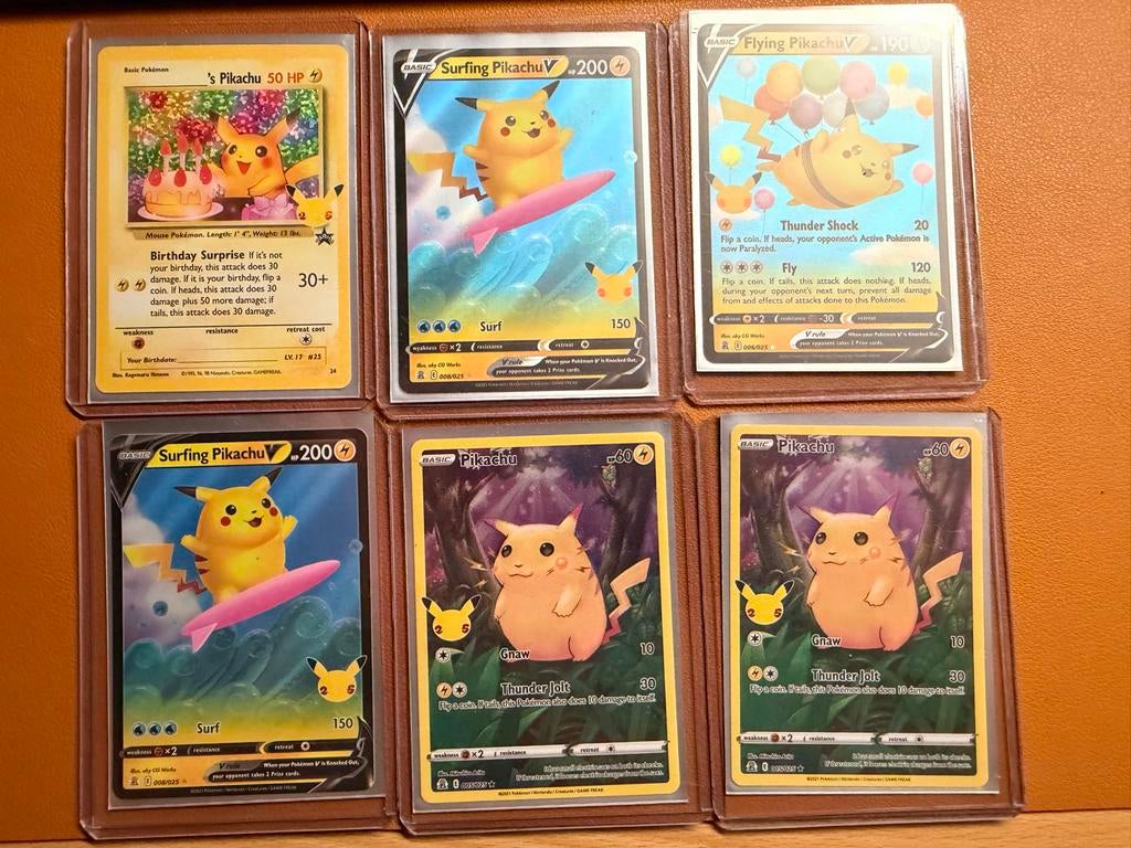 Pokémon Kaarten Pikachu Collectie - Zeldzaam en V, Ophalen of Verzenden, Zo goed als nieuw, Meerdere kaarten