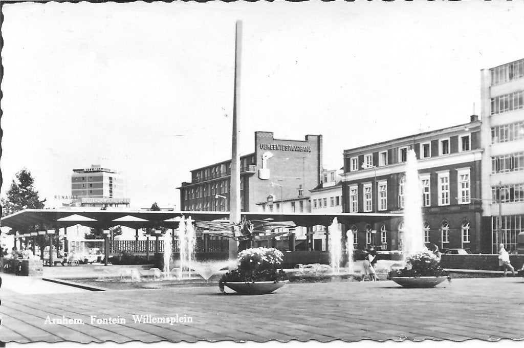 Ansichtkaart Arnhem, Fontein Willemsplein (ongelopen), Ophalen of Verzenden, 1960 tot 1980, Gelopen, Gelderland