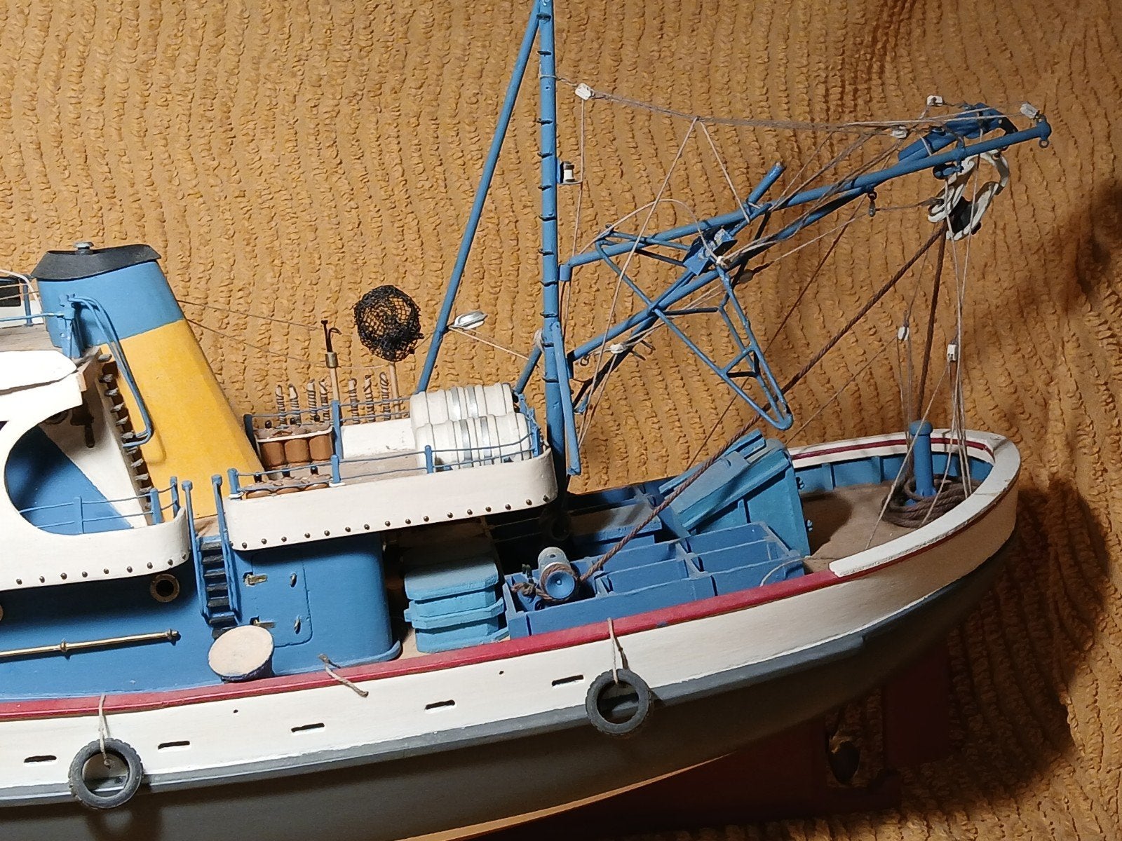 Gedetailleerd schaalmodel van vissersboot SS 3-345, Ophalen, Zo goed als nieuw, Groter dan 1:32, Overige merken