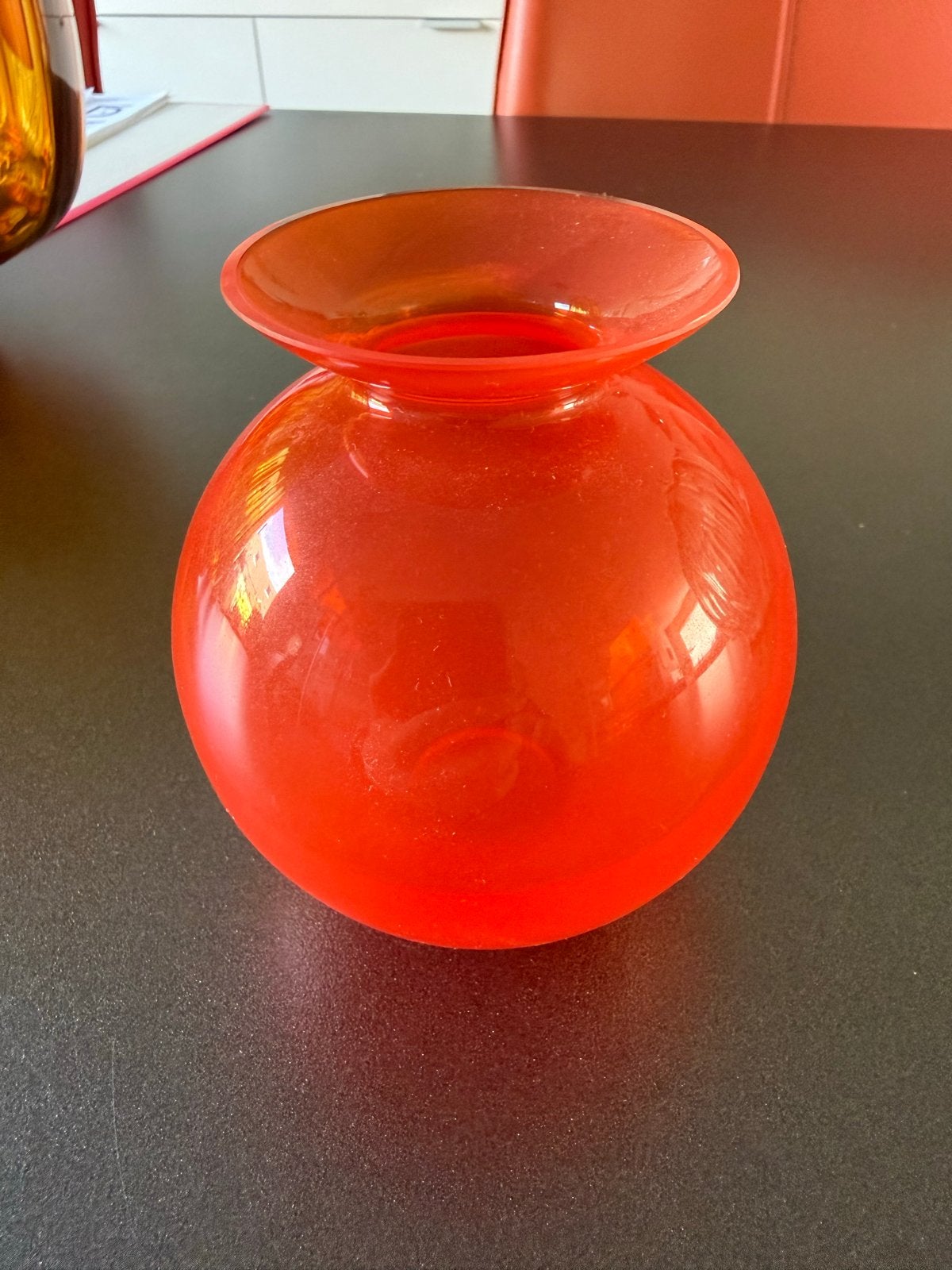 Oranje Maxima vaasje Willem Noyons 2002, 109/300, Antiek en Kunst, Ophalen of Verzenden