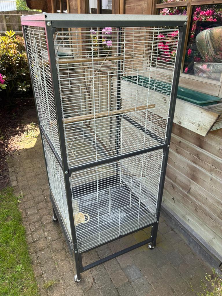 Als nieuwe kamervoliere volière vogelkooi op wieltjes, Dieren en Toebehoren, Ophalen, Zo goed als nieuw, Metaal, Vogelkooi