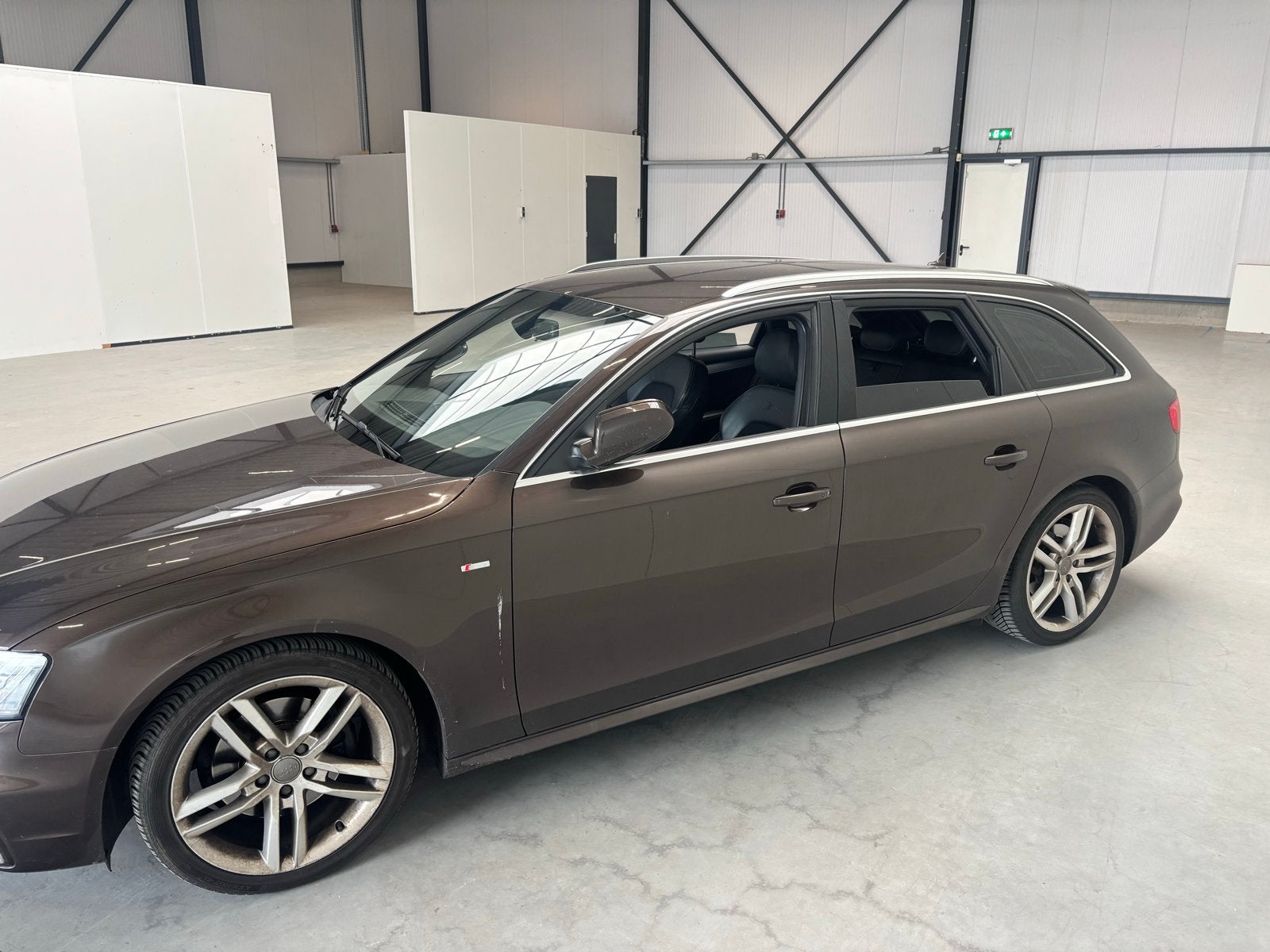 Audi A4 1.8 Tfsi SLine 120pk 2013 Bruin kleine schade, Auto's, Voorwielaandrijving, 15 km/l, 4 cilinders, Bruin
