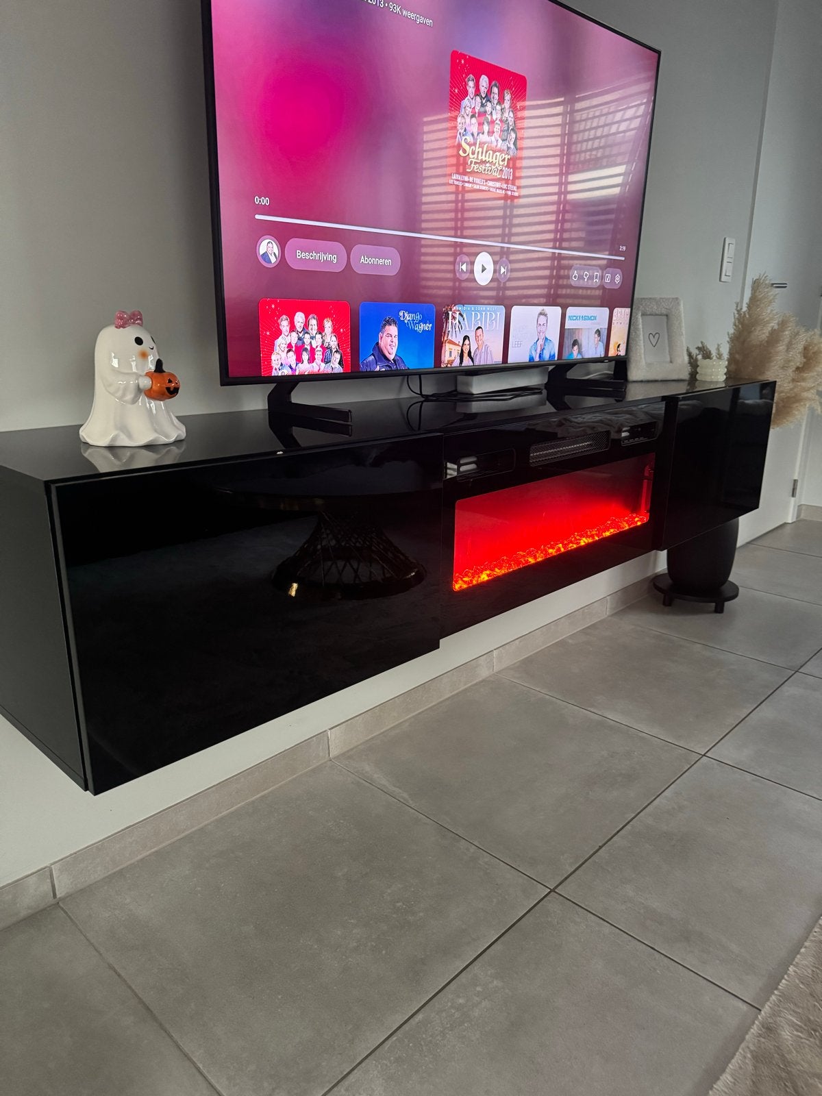 Luxe zwarte TV-kast met ingebouwde elektrische sfeerhaard, Huis en Inrichting, Ophalen, Kunststof, Zo goed als nieuw, 200 cm of meer