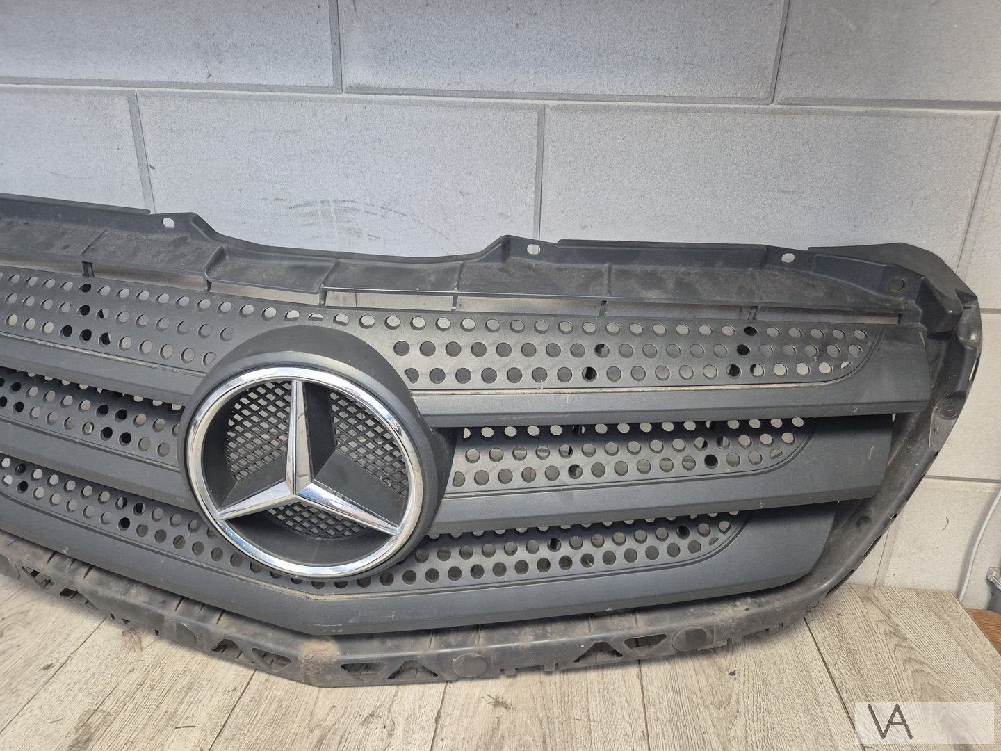Grille van Mercedes Sprinter W906 FACELIFT a9068880523 €75, Gebruikt, -, Ophalen of Verzenden, -
