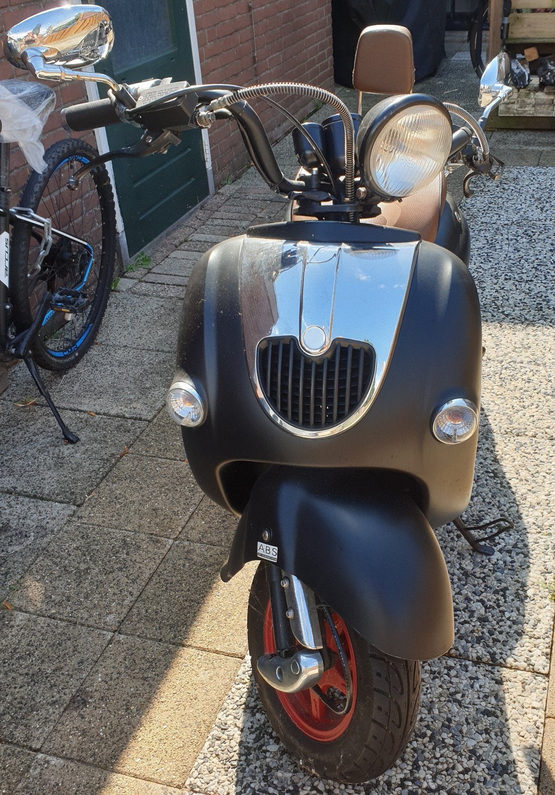 Mooie retro scooter met helm/slot/afdekhoes, Ophalen of Verzenden, Gebruikt, Benzine
