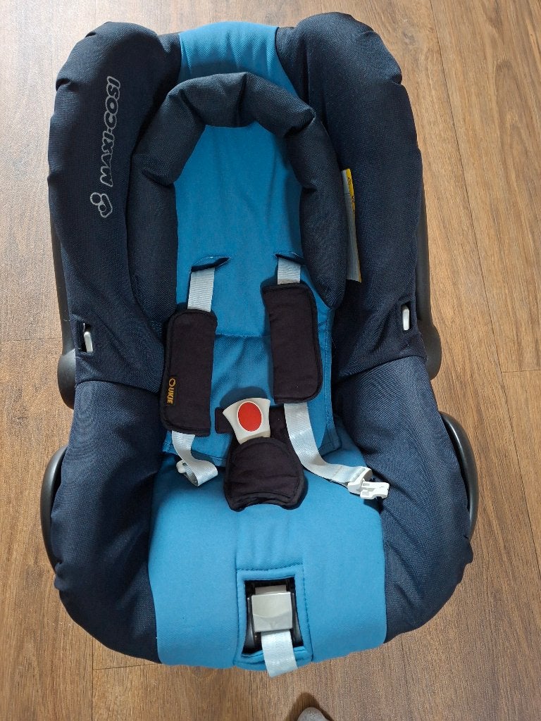 Maxi cosi autostoel en ikea kinderstoel wit, Kinderen en Baby's, Kinderstoelen, Ophalen, Gebruikt, Overige typen, Gordel(s)
