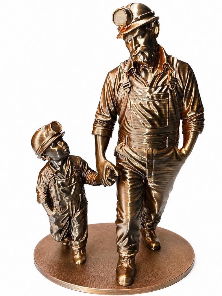 3d  Beeld: Mijnwerker met Kind - Vader en Zoon, Groep mensen, Ophalen of Verzenden, 20 - 50 cm, Beeld