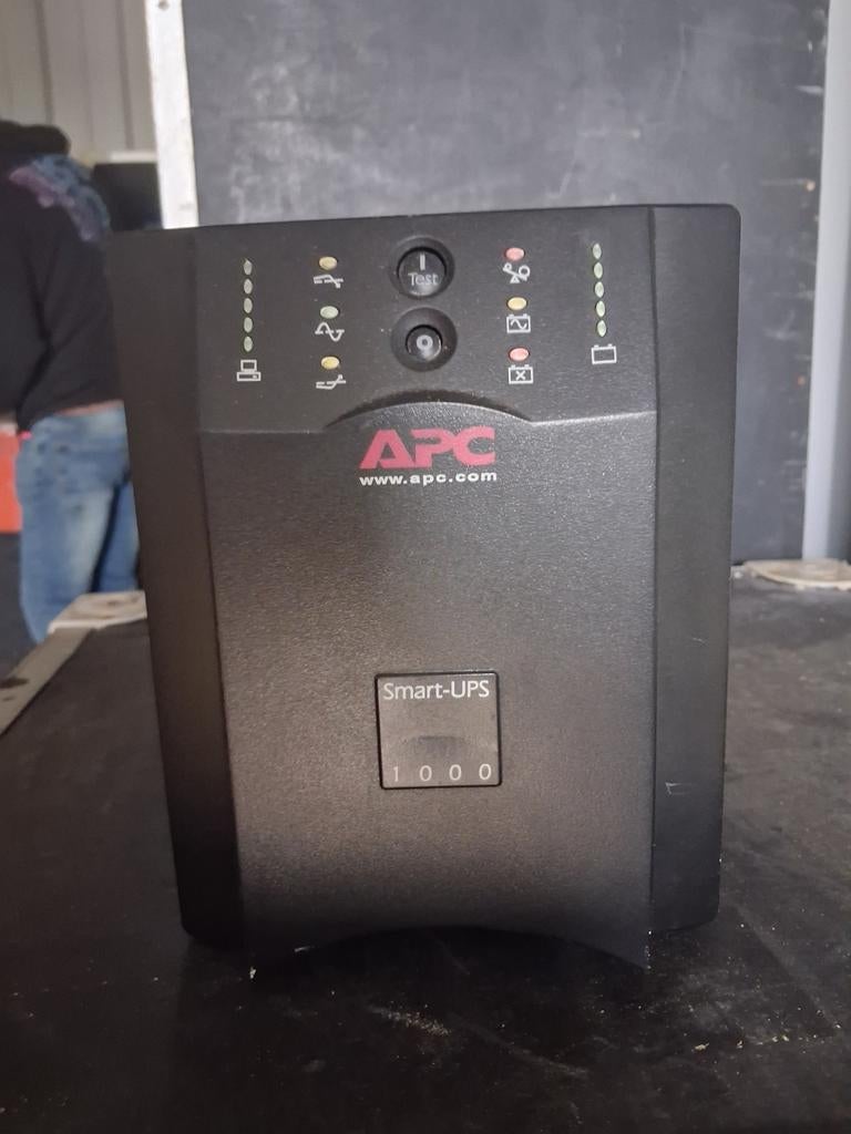 APC Smart-UPS 1000 - Goed werkende UPS, Ophalen, Gebruikt