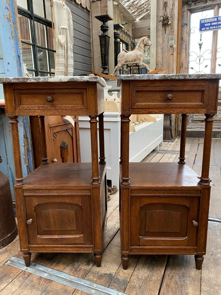 Twee brocante Franse kastjes nachtkastjes