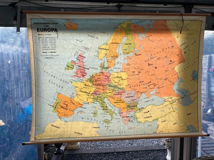 Grote Staatkundige Kaart van Europa Wandkaart Op Stokken, Boeken, Europa Overig, Landkaart, 1800 tot 2000, Ophalen