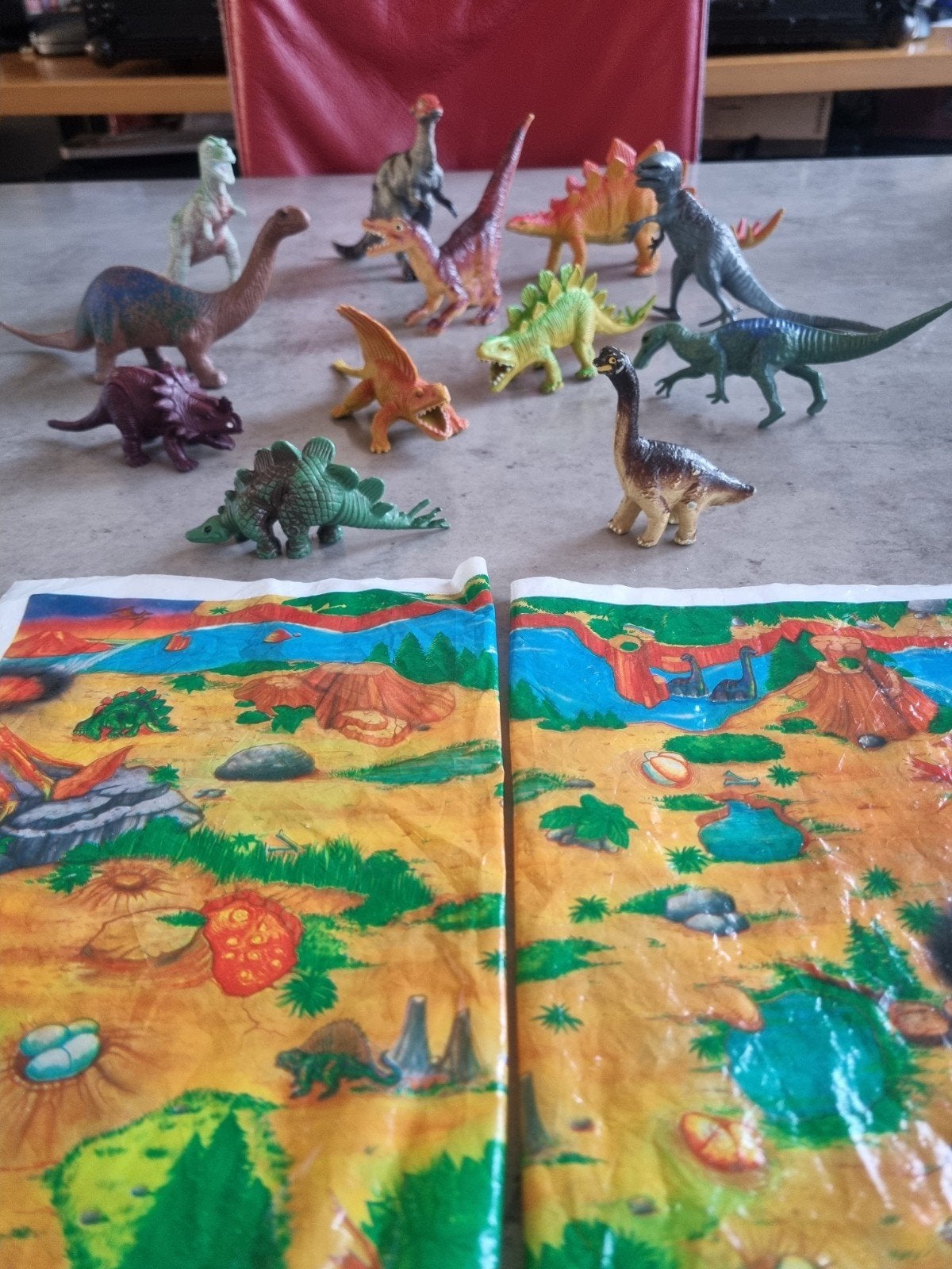 Vnt,DINOSAURUS SPEELSET,12 DINO's+2x SPEELMAT+ GRATIS..Igst!, Ophalen of Verzenden, Zo goed als nieuw