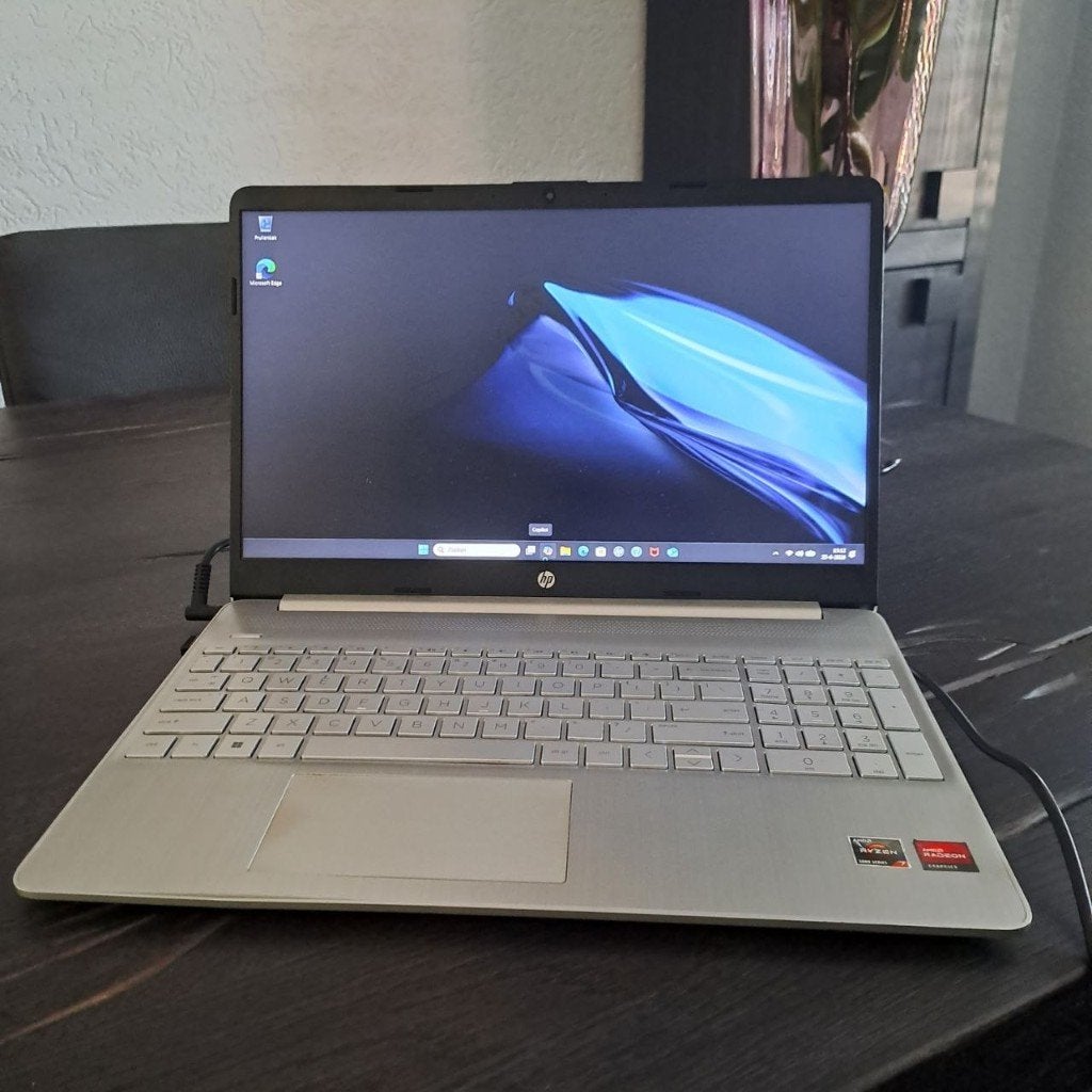 HP 15s Laptop – Krachtige Ryzen 7 (16GB RAM / 1TB SSD) + Tas, Computers en Software, Windows Laptops, Ophalen, Met videokaart