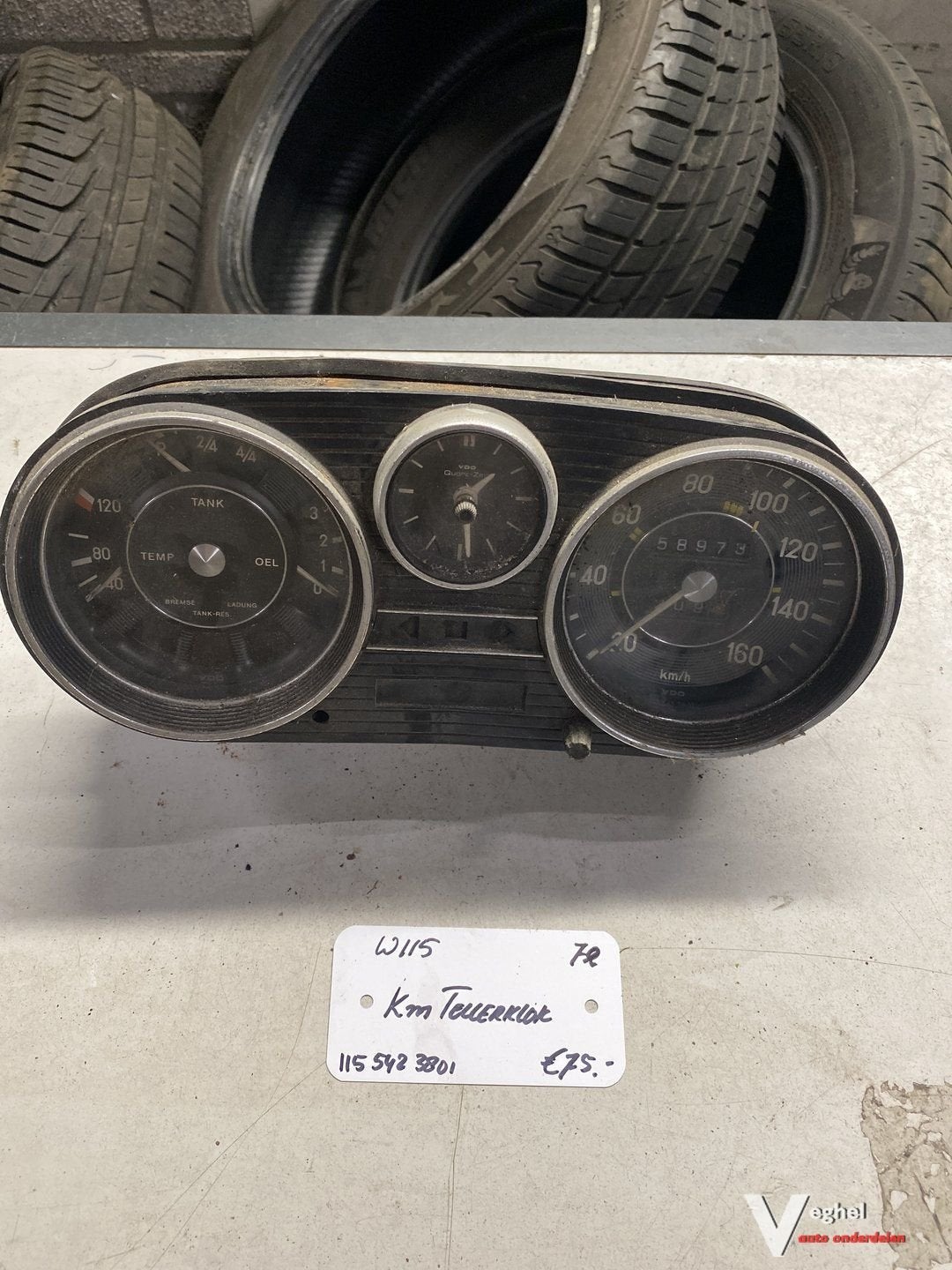 Mercedes W115  Km Tellerklok 115 542 3801, Auto-onderdelen, Gebruikt, -, -, Ophalen of Verzenden