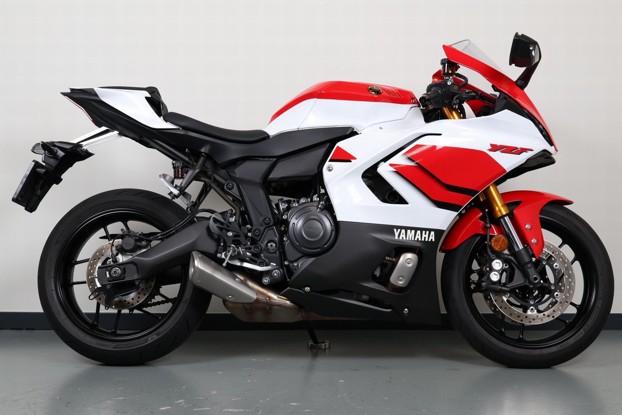 Yamaha R7 70th Anniversary (bj 2026), Klantenservice@yamaha-motor.nl, Super Sport, Meer dan 35 kW, Koolhovenlaan 101
1119 NC  Schiphol-Rijk, NL